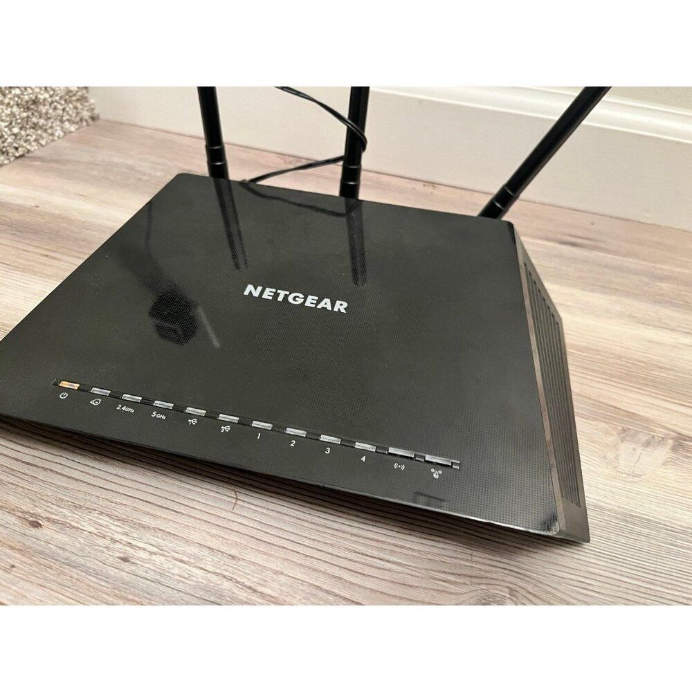 NETGEAR AC1750 Smart WiFi Router Model: R6400v2 internet - Picture 4 of 11